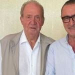 Don Juan Carlos y Carlos Herrera, en Abu Dabi