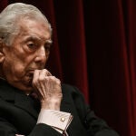 Mario Vargas Llosa durante el acto de la Comisión de Iberoamérica del Foro L&A que tuvo lugar en el Real Casino de Madrid, a 1 de febrero de 2022, en Madrid (España)