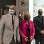 El número uno de Ciudadanos por Salamanca, Luis Fuentes; la integrante de la lista de Cs por Valladolid, Verónica Casado; y el presidente del grupo parlamentario de Ciudadanos en Cataluña, Carlos Carrizosa, atienden a los medios de comunicación en el Parque Científico de la Usal, en Villamayor.
