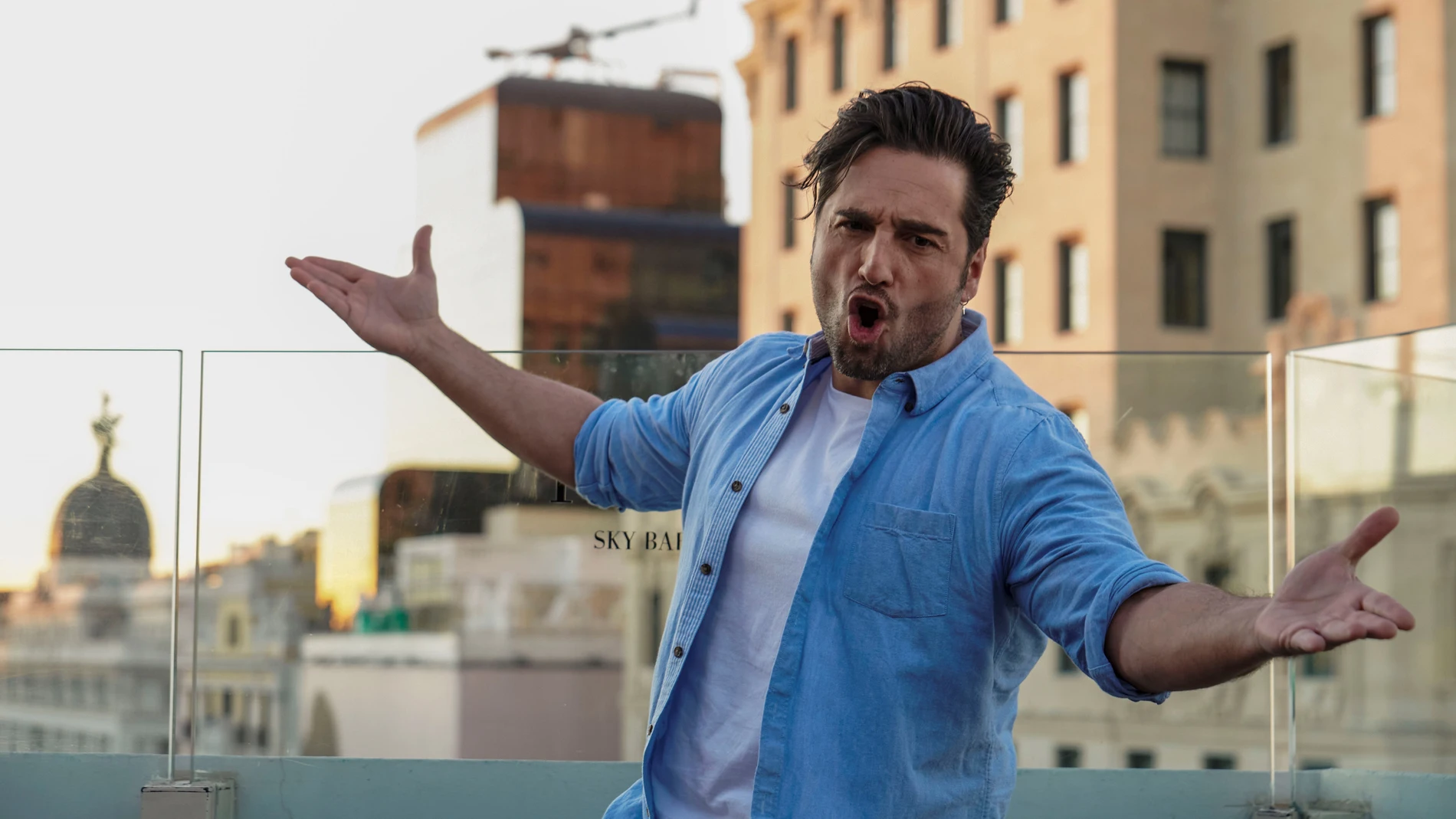 El cantante David Bustamante posa durante una representación de un fragmento del musical "Ghost" en Madrid. EFE/ Luca Piergiovanni