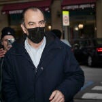 El diputado de UPN, Carlos García Adanero, a su llegada a la sede de Unión del Pueblo Navarro (UPN)