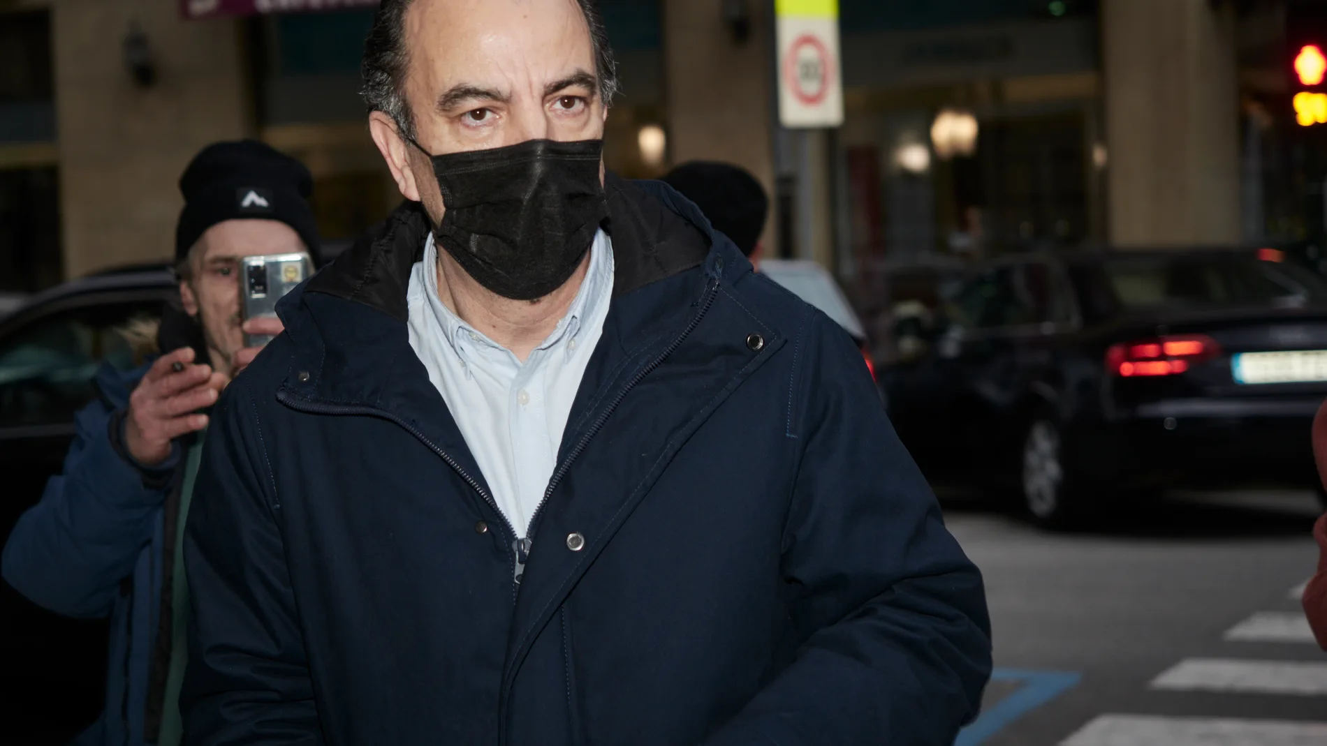 El diputado de UPN, Carlos García Adanero, a su llegada a la sede de Unión del Pueblo Navarro (UPN)