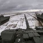 Tanques rusos y bielorrusos en unas maniobras militares en Bielorrusia