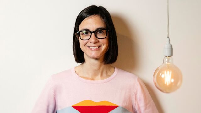 La periodista y escritora Inés Martín Rodrigo, ganadora del Premio Nadal 2022, en el madrileño Hotel de Las Letras