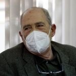 Carlos San Juan (en la imagen) ha movilizado incluso al Ministerio de Economía con su campaña por una atención humana en las oficinas bancarias