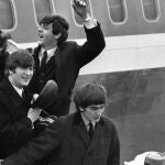 Ringo Starr, Paul McCartney, John Lennon y George Harrison, en el Aeropuerto John F. Kennedy