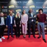 Papi Gavi, Ray Zapata, Susana Rodríguez, Carolina Marín, Hernán Zin y Jero García, en la "premiere" de "Somos Únicxs"