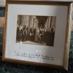 Alfonso XIII y Victoria Eugenia en su visita a la embajada en 1923