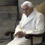 El Papa emérito Benedicto XVI en una imagen de archivo en la basílica de San Pedro