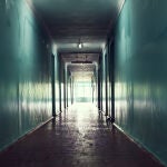 imagen de archivo del pasillo de un hospital