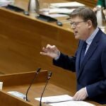 El presidente Ximo Puig interviene en la sesión de control en Les Corts Valencianes