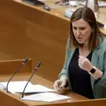 La portavoz del grupo popular, Maria José Catalá, interviene en la sesión de control en Les Corts Valencianes