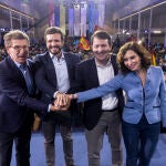 (I-D) El presidente de la Xunta de Galicia, Alberto Núñez Feijoo; el presidente del PP, Pablo Casado; el candidato del PP a la presidencia de Castilla y León, Alfonso Fernández Mañueco y la presidenta de la Comunidad de Madrid, Isabel Díaz Ayuso