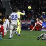 Mario Hermoso remata de chilena el gol decisivo