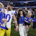 Cooper Kupp, junto a su mujer Anna y sus hijos.