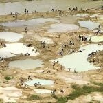 Una extracción de diamantes en Sierra Leona el 28 September 2001