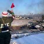 Tanques del ejército ruso regresan a su base permanente después de los ejercicios en Rusia en febrero de este año
