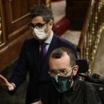 El ministro de la Presidencia, Relaciones con las Cortes y Memoria Democrática, Félix Bolaños, y el portavoz de Unidas Podemos en el Congreso, Pablo Echenique