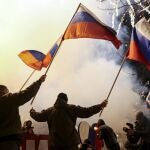 Habitantes de Donetsk salen a la calle para celebrar el reconocimiento ruso