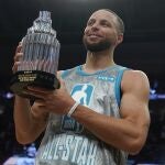 Stephen Curry fue elegido MVP del All-Star de la NBA.