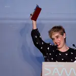 MADRID, 22/02/2022.- La actriz Anabel Alonso tras recibir el "Premio Especial" a toda su trayectoria durante la gala de entrega de los Premios MiM, este martes en el Hotel Puerta América de Madrid. EFE/Juanjo Martín.