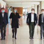 Fernández Mañueco y su equipo de negociación formado por Carrido, Isabel Banco y Francisco Vázquez, antes de reunirse con Vox