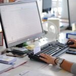 La Consejería de Industria, Comercio y Empleo convoca tres programas para mejorar las condiciones de seguridad y salud en los centros de trabajo