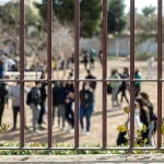 Vista general del patio del I.E.S Les Alfàbegues de Bétera, donde el profesor Miquel Álvarez sufrió una agresión homófoba la semana pasada. EFE/Biel Aliño
