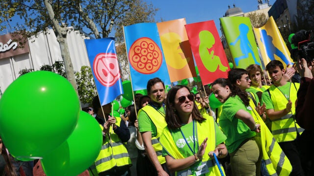 Manifestantes provida en una marcha en las calles de Madrid