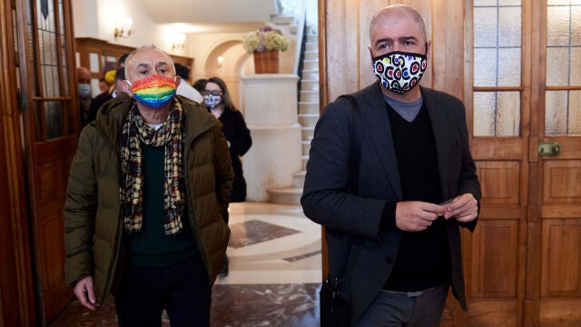 Los secretarios generales de UGT y de CCOO, Pepe Álvarez (i) y Unai Sordo (d)
