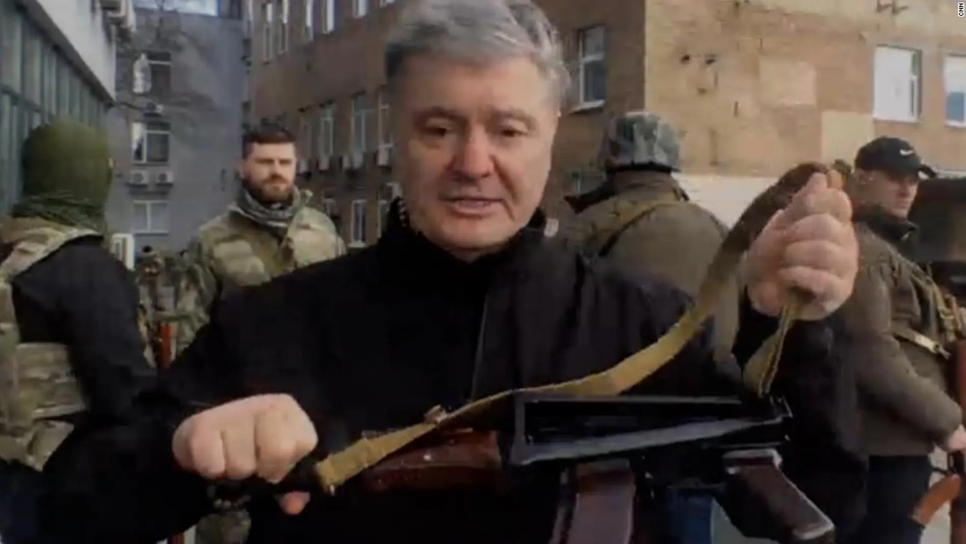 Imagen de una entrevista realizada por la cadena estadounidense CNN al ex presidente Petro Poroshenko | Captura de pantalla / CNN