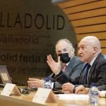 Jesús Julio Carnero, consejero de Agricultura, Ganadería y Desarrollo Rural en funciones, interviene en una jornada sobre la PAC organizada por Urcacyl