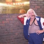 ADDA2B Sir Jimmy Savile at Stoke Mandeville Hospital in Sep 2003. Image shot 09/2003. Exact date unknown.