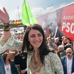 La secretaria general de Vox en el Congreso de los Diputados, Macarena Olona (c). EFE/ Raúl Caro.