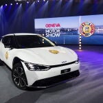 Geneva (Switzerland), 28/02/2022.- A Kia EV6 model which was elected 'Car of the Year 2022', is displayed during the virtual award ceremony 'Car of the Year 2022', at the Palexpo in Geneva, Switzerland, 28 February 2022. (Suiza, Ginebra) EFE/EPA/SALVATORE DI NOLFI