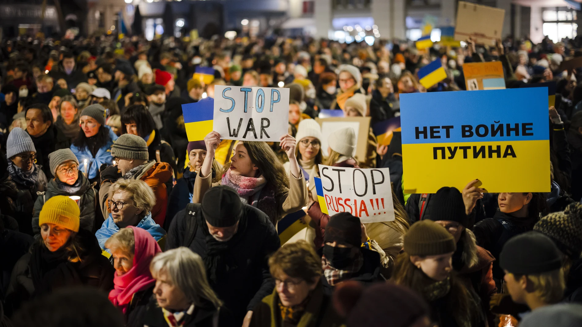 Manifestación en Zúrich en contra de la invasión rusa de Ucrania, ayer