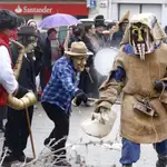 Antruejo de la localidad leonesa de Carrizo de la Ribera, que recupera la totalidad de las figuras de las fiestas de Carnaval
