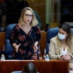 La portavoz de Unidas Podemos, Carolina Alonso, durante su intervención en el Pleno de la Asamblea de Madrid