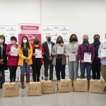 Los vicepresidentes de la Diputación Gema Gómez y Agapito Hernández, y el presidente de Fecosva, Jesús Herreras, entregan los galardones