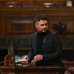 El portavoz de ERC Gabriel Rufián interviene durante el pleno del Congreso celebrado este martes en la Cámara Baja. EFE/ Fernando Villar