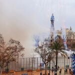 Mascletá en la plaza del Ayuntamiento