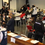 Los refugiados ucranianos pasan por el centro de recepción y acogida de refugiados para regularizar su situación