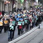 Varias personas en la concentración convocada por Sare a favor de los presos de ETA
