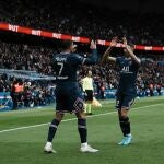 Kylian Mbappe junto a Achraf Hakimi