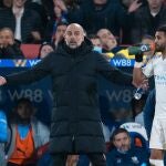 Pep Guardiola protesta una jugada en el partido de la Premier contra el Crystal Palace