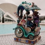El grupo titulado "Mare mòbil", realizado por el artista José Gallego Gallego para la comisión de Convento de Jerusalén-Matemático Marzal, ha sido elegida por votación popular como ninot indultat infantil de 2022, por lo que no se quemará en la noche del próximo 19 de marzo y pasará a formar parte de la colección del Museo Fallero de València.EFE/Ana Escobar