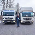 Rostislav, frente a dos camiones con ayuda médica camino de Járkov