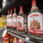 El vodka puede ayudar a diluir la mancha blanca provocada por la lejía