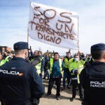 Un centenar de transportistas ha protestado este viernes