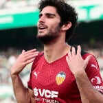 Gonçalo Guedes con el Valencia. EFE/ Ana Escobar